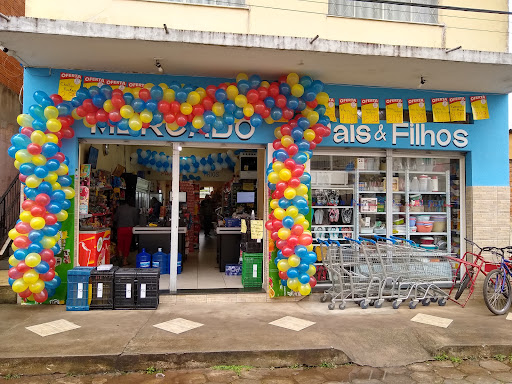 Mercado Pais e Filhos